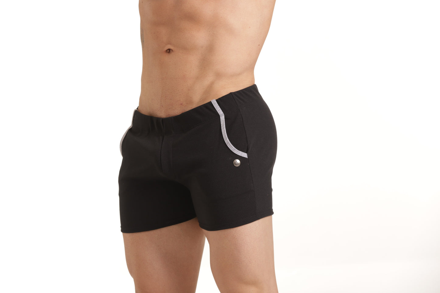 SCANALING BLACK SHORT