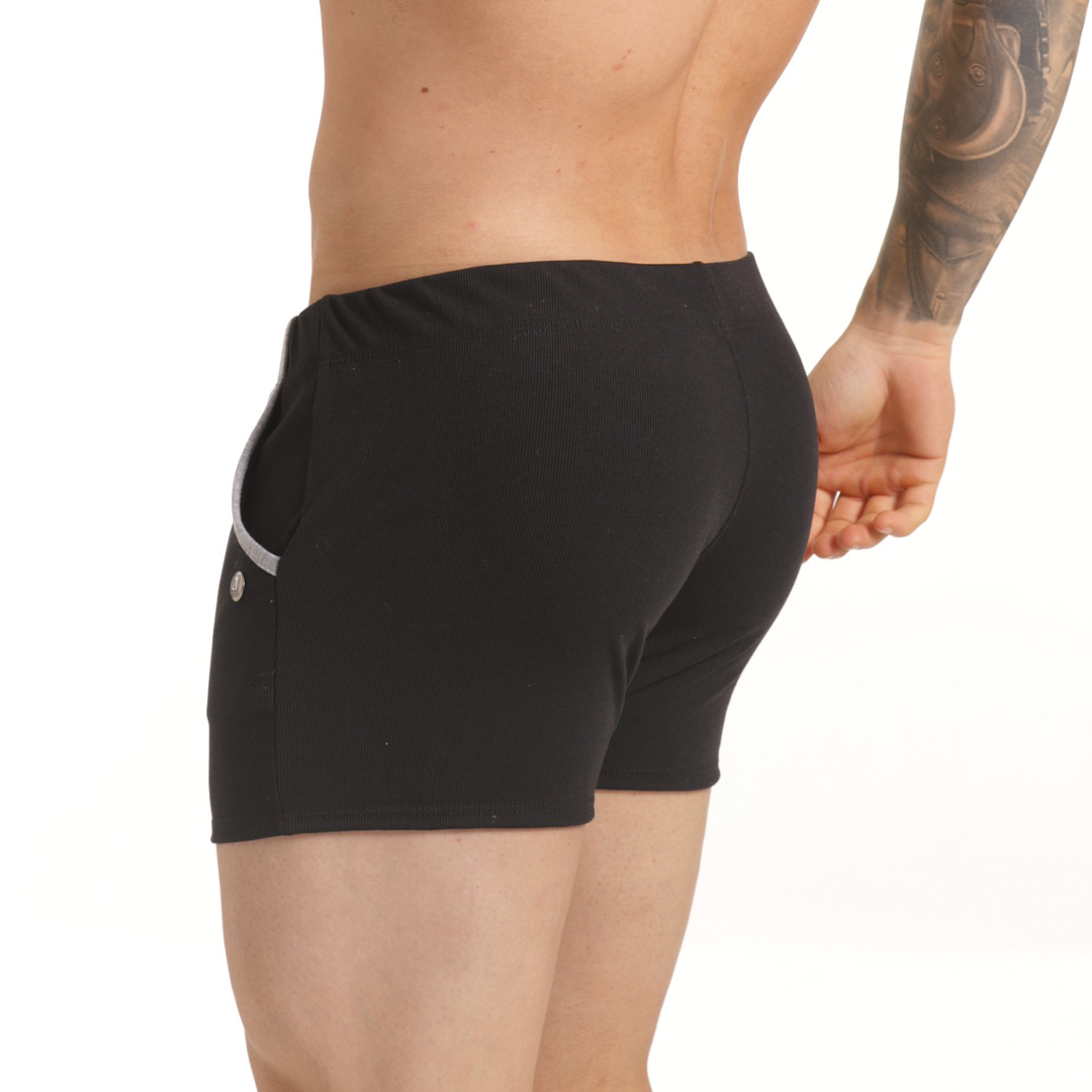 SCANALING BLACK SHORT